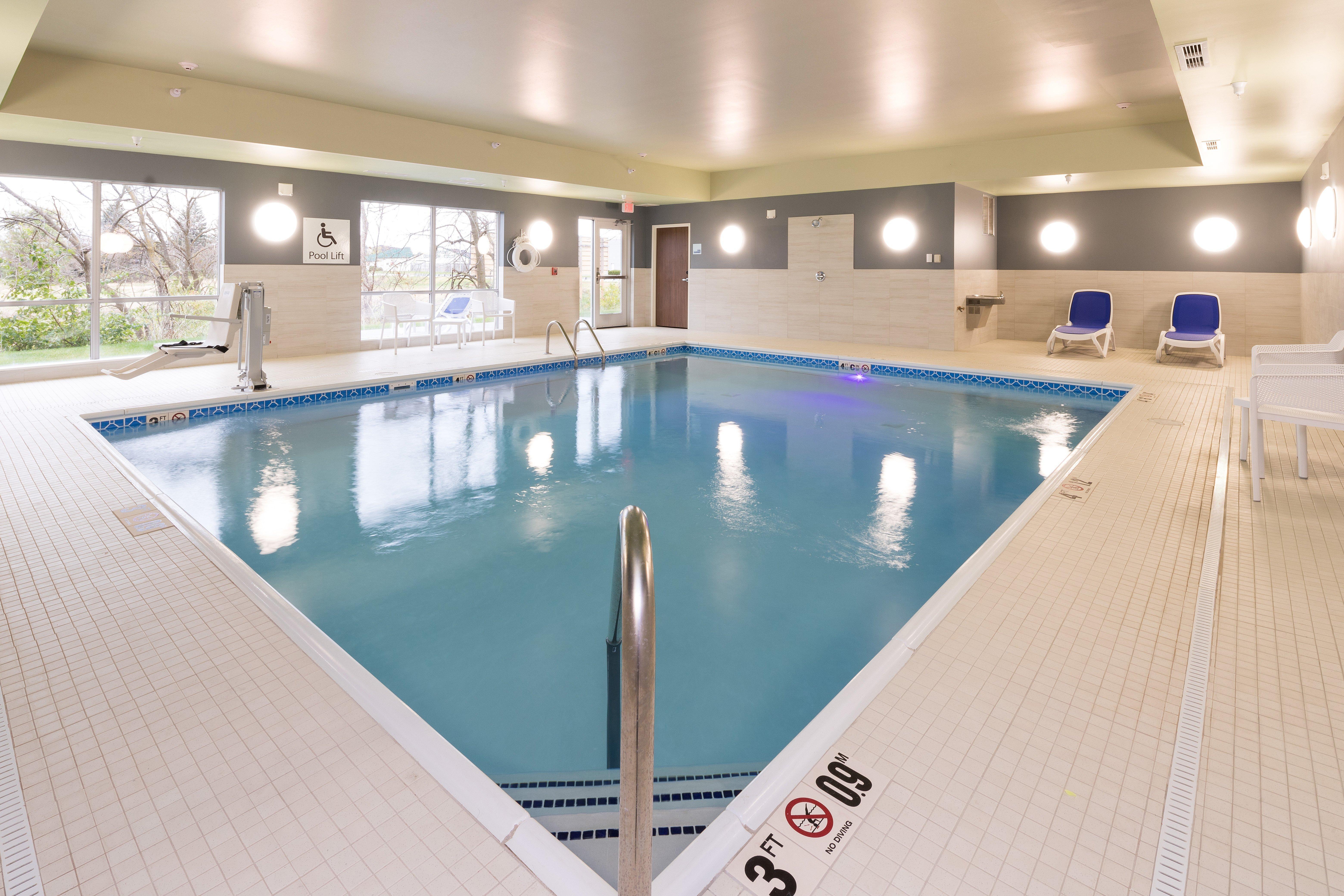 Holiday Inn Express & Suites - Auburn By Ihg Bagian luar foto
