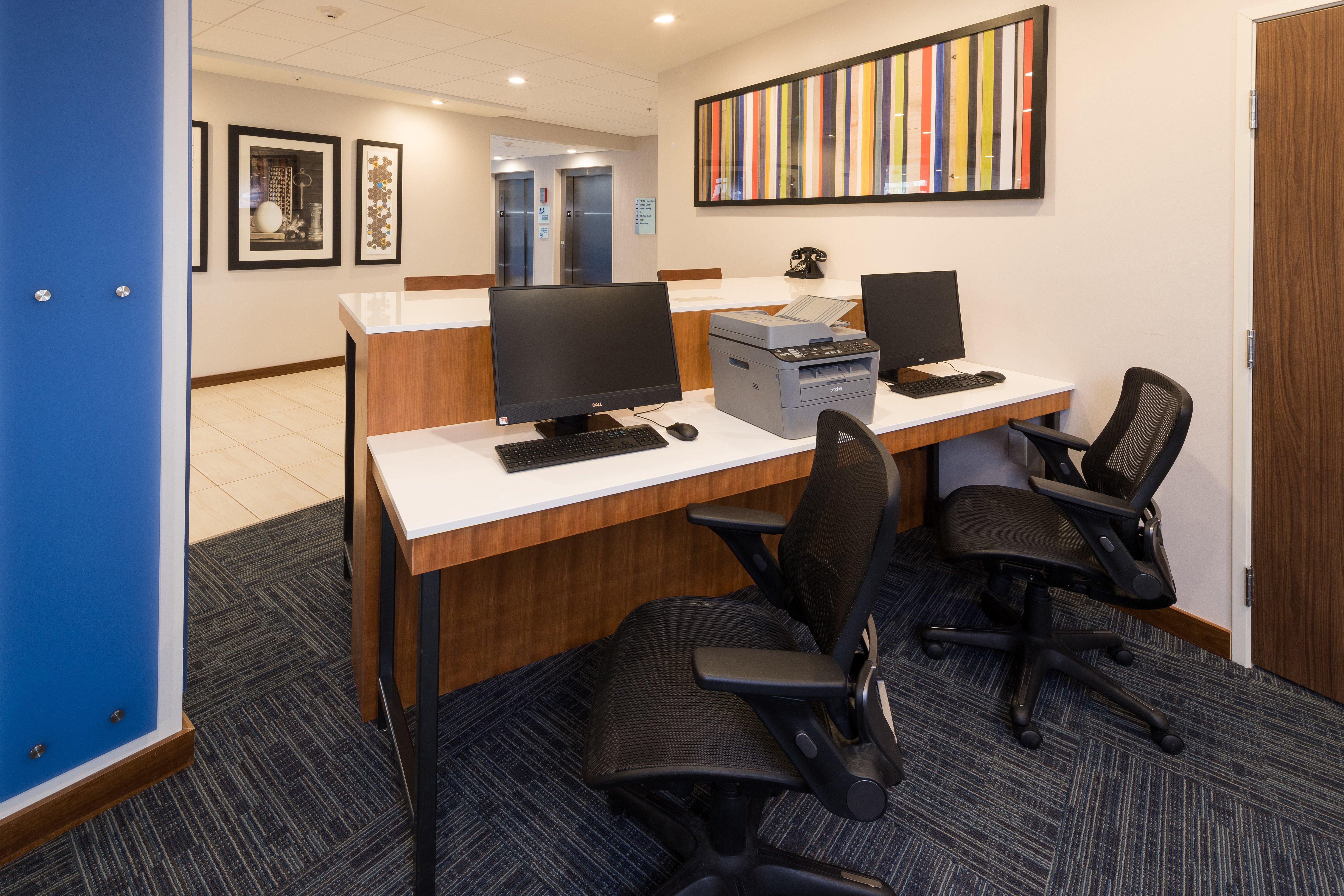 Holiday Inn Express & Suites - Auburn By Ihg Bagian luar foto