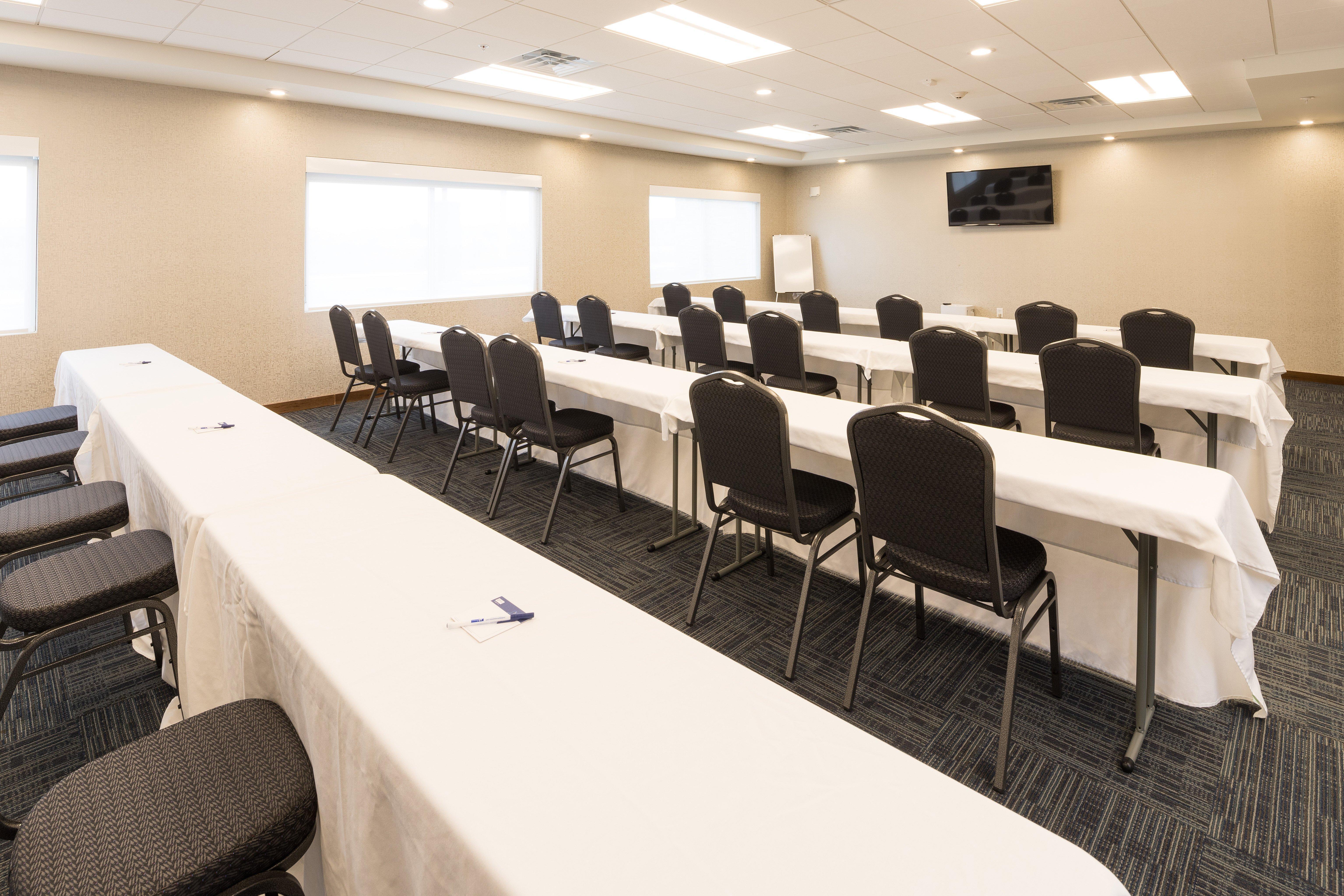 Holiday Inn Express & Suites - Auburn By Ihg Bagian luar foto