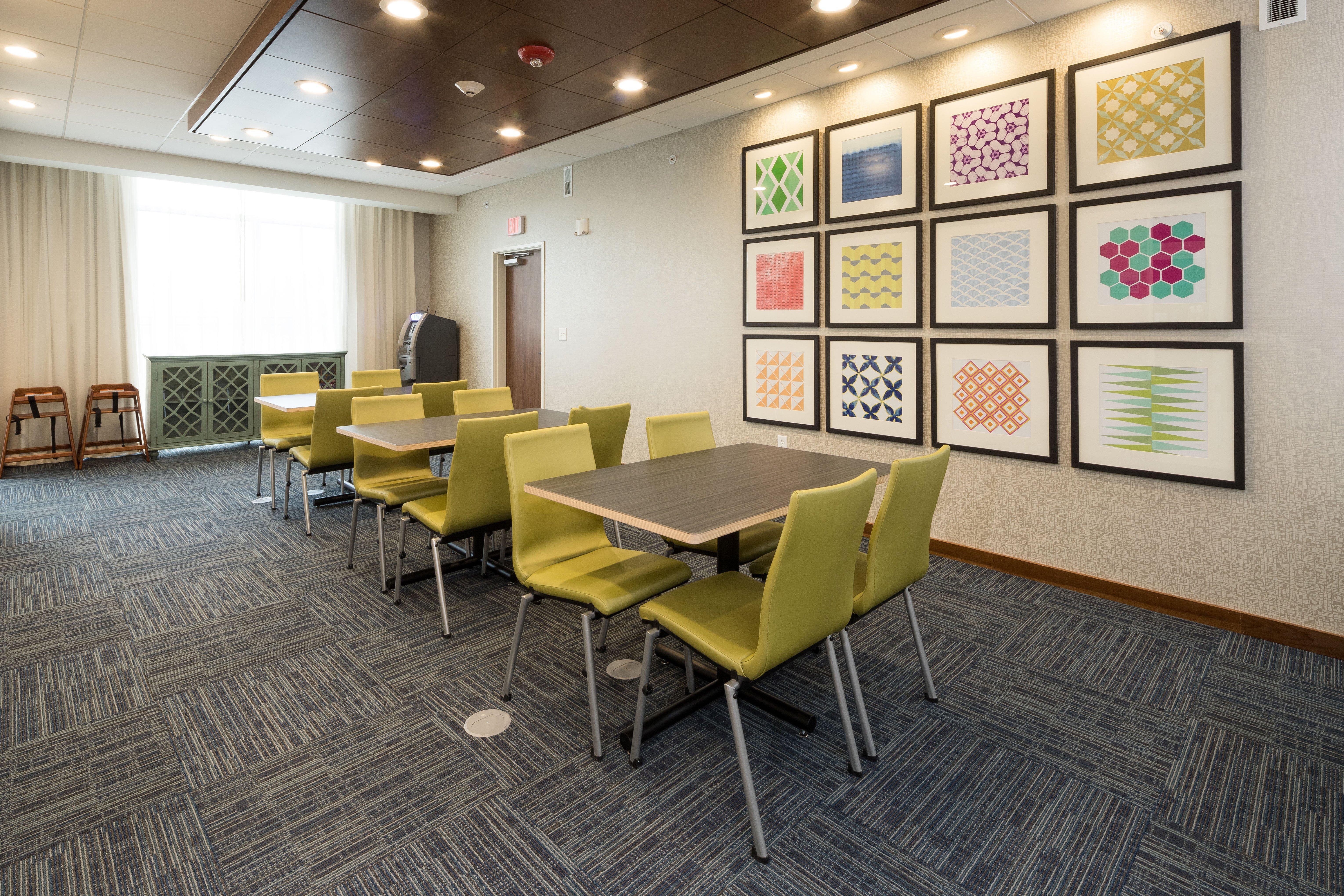 Holiday Inn Express & Suites - Auburn By Ihg Bagian luar foto