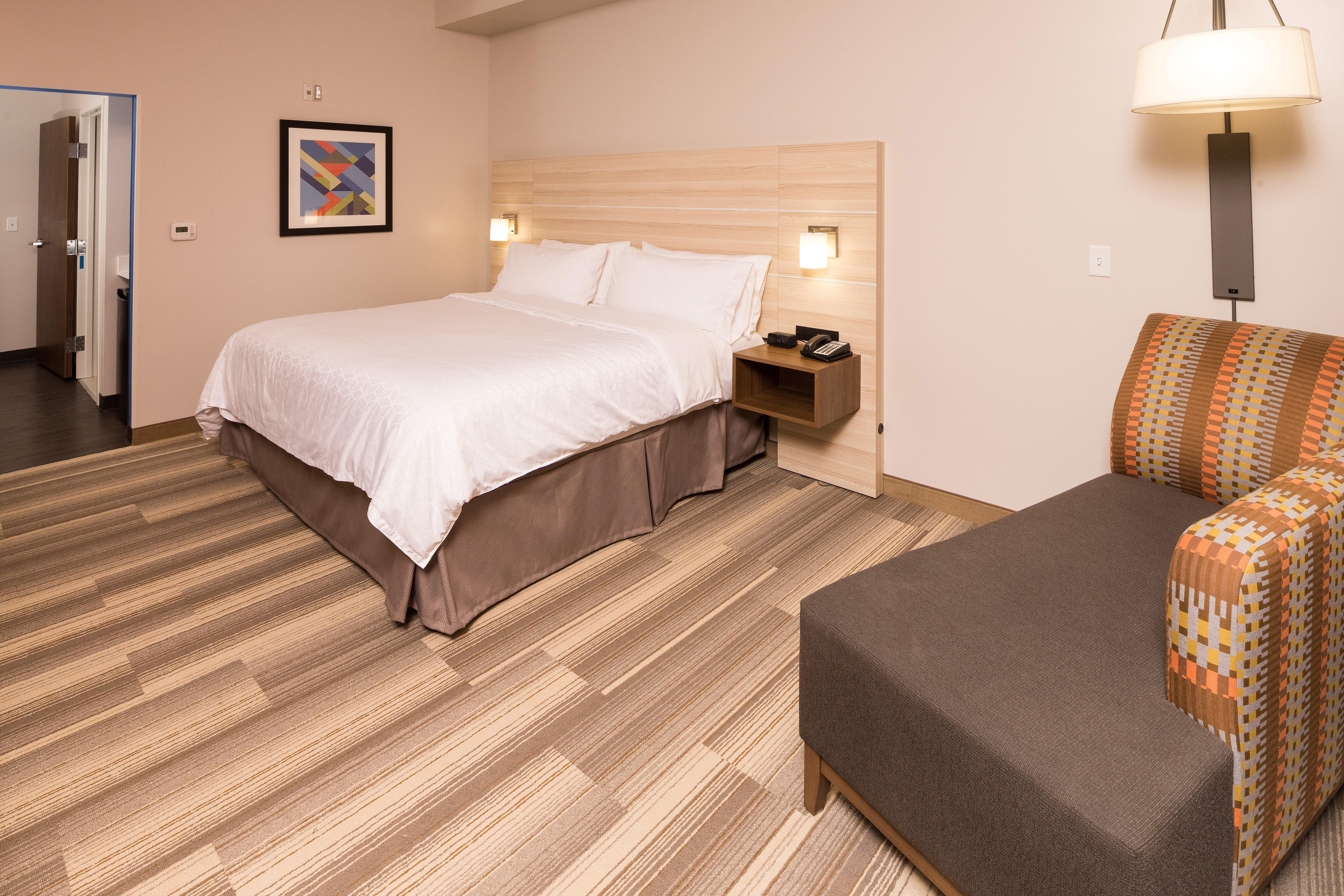 Holiday Inn Express & Suites - Auburn By Ihg Bagian luar foto