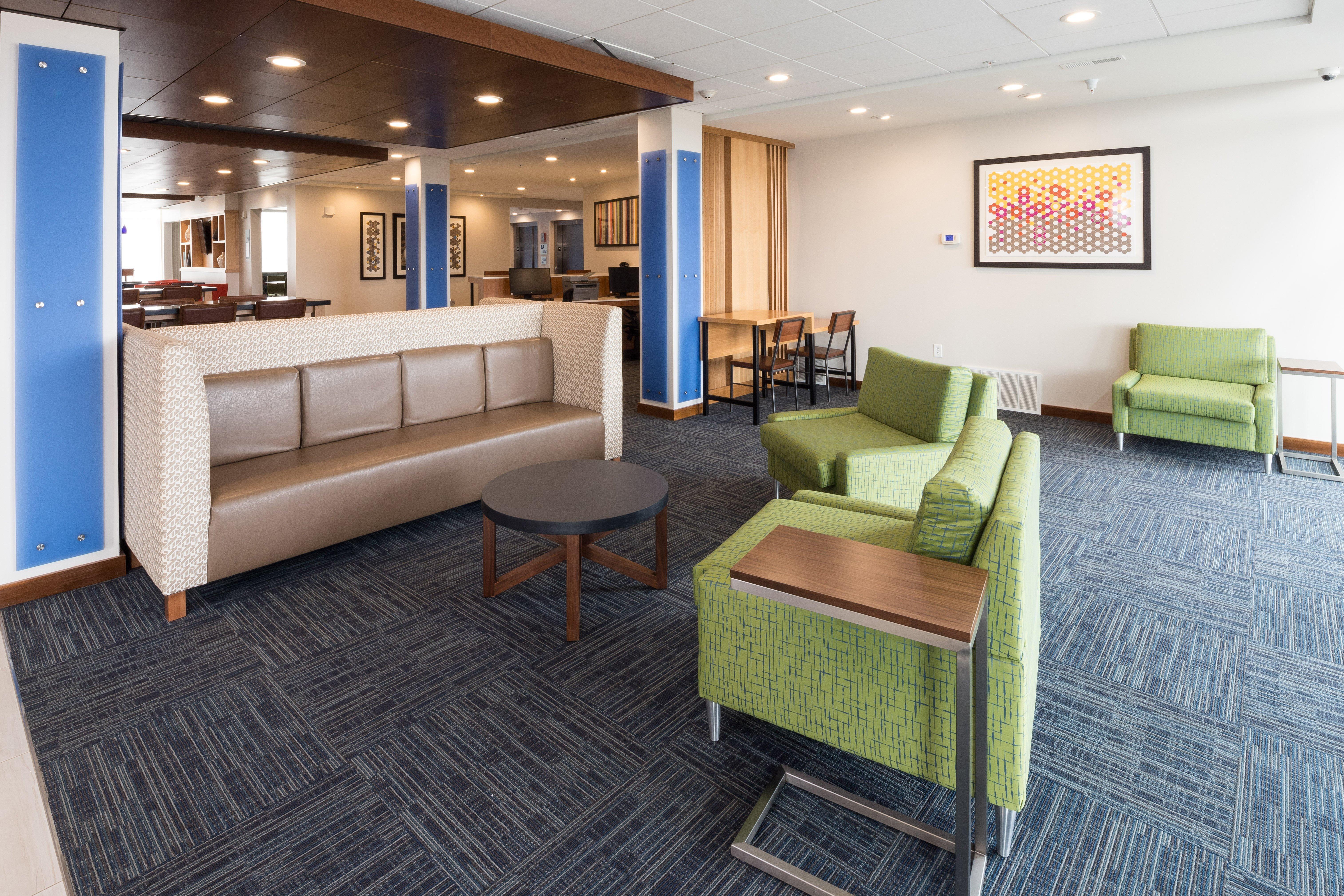Holiday Inn Express & Suites - Auburn By Ihg Bagian luar foto